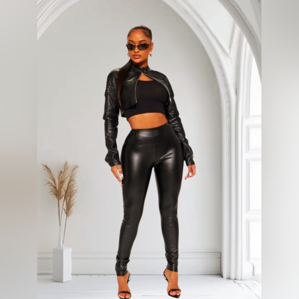 Fashion Nova Glossy Black Leggings Size Large